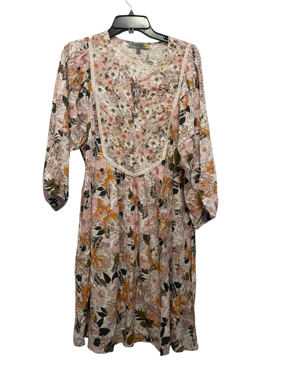 Fig and Flower Size XL boho floral mini dress V-neckline delicate lace trim